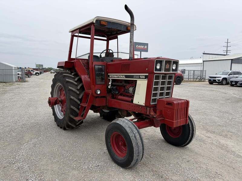 Used 1980 INTERNATIONAL HARVESTER 186 HYDRO For Sale in Pontiac Illinois