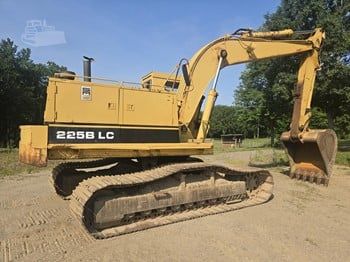 Used 1986 CATERPILLAR 225B LC For Sale in North Chelmsford Massachusetts