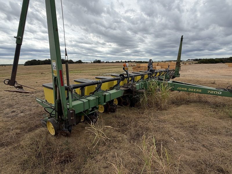 1990 JOHN DEERE 7200 For Sale