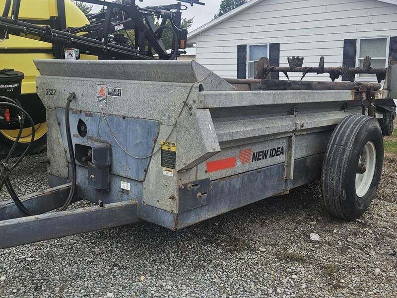 Used 1992 NEW IDEA 3622 For Sale in North Star Ohio