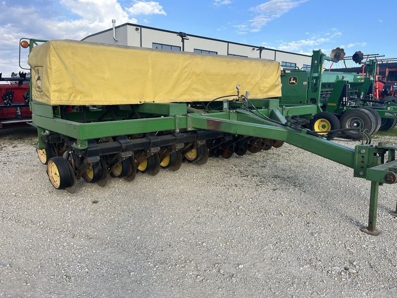 Used 1994 JOHN DEERE 750 For Sale in Waukon Iowa