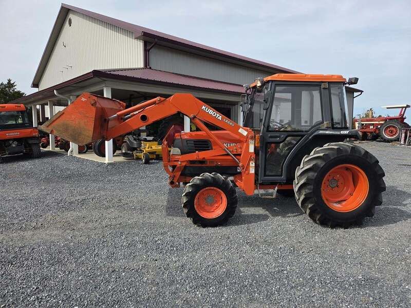 Used 1996 KUBOTA L4200 For Sale in Broadway Virginia