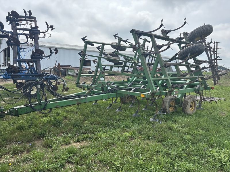 Used 1997 JOHN DEERE 980 For Sale in Anna Ohio