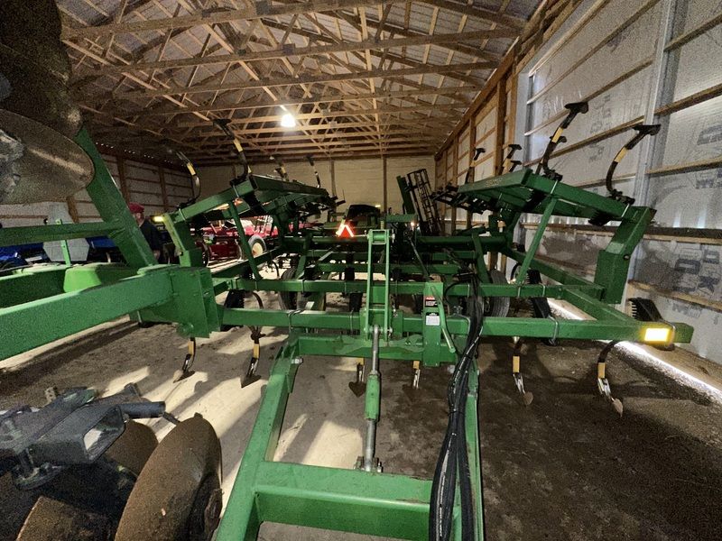 1998 JOHN DEERE 980 For Sale