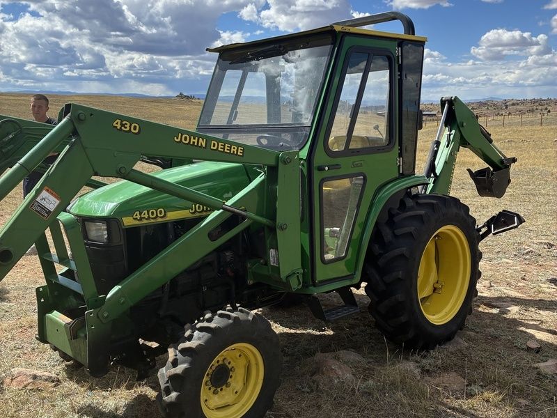 2000 JOHN DEERE 4400 For Sale