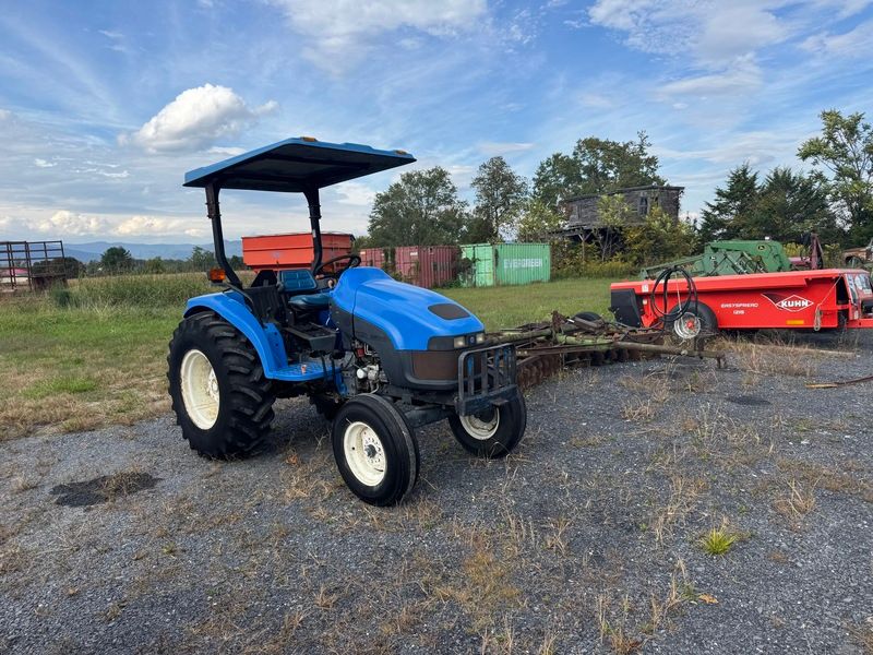 Used 2000 NEW HOLLAND TC35 For Sale in Edinburg Virginia