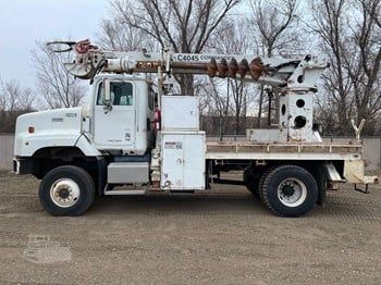 2000 TELELECT COMMANDER C4045 MOUNTED ON 2000 INTERNATIONAL PAYSTAR 5000 For Sale