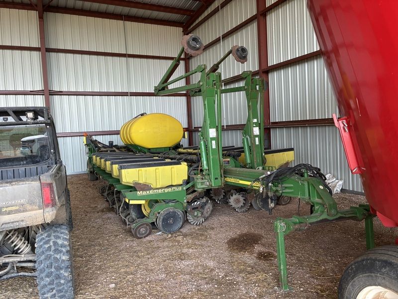 Used 2002 JOHN DEERE 1770NT For Sale in Sundance Wyoming