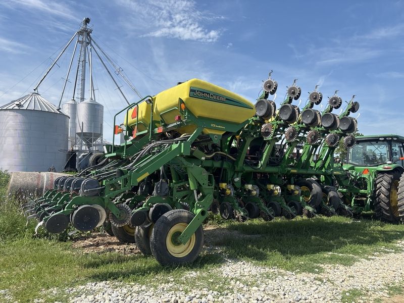 Used 2003 JOHN DEERE 1790 For Sale in Greenville Ohio