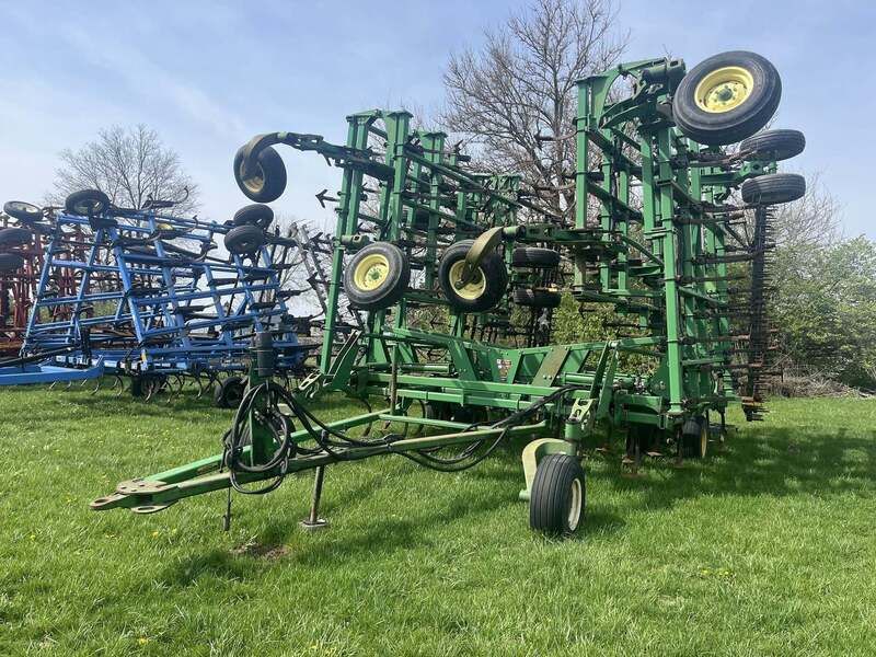 Used 2003 JOHN DEERE 2200 For Sale in Gibson City Illinois