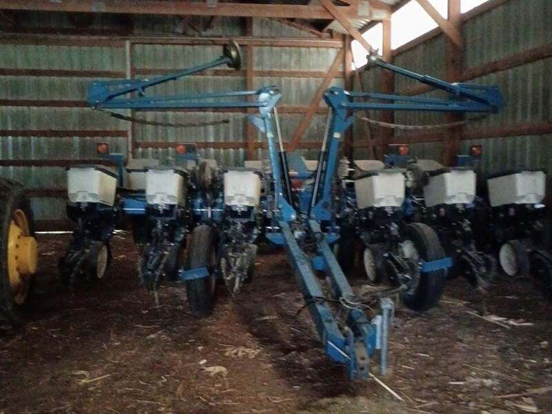 Used 2003 KINZE 3200 For Sale in Farley Iowa