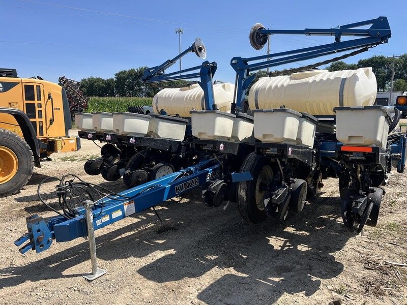 Used 2003 KINZE 3200 For Sale in Janesville Wisconsin