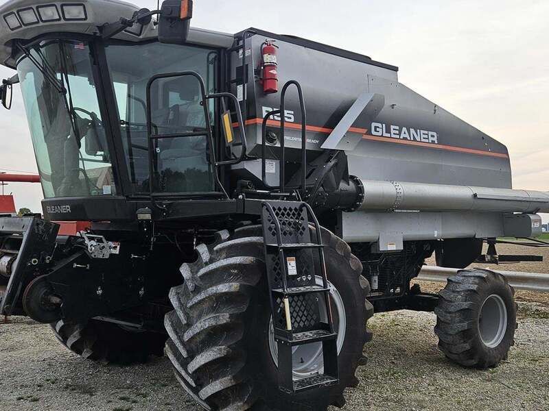 Used 2004 GLEANER R55 For Sale in North Star Ohio