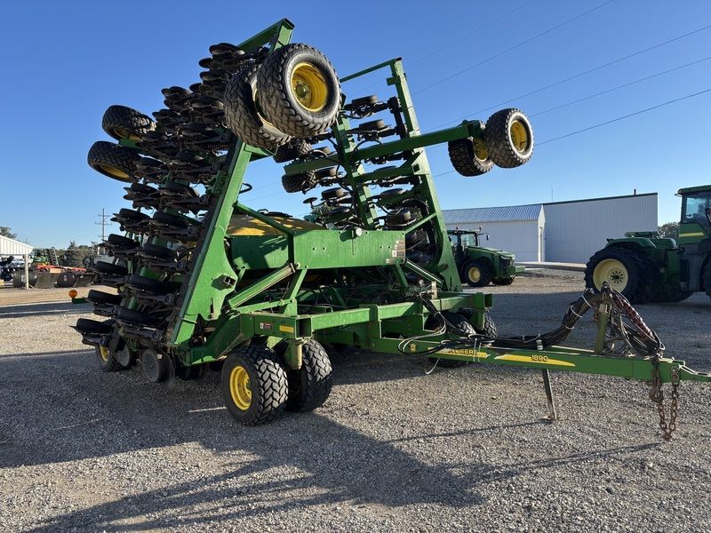 Used 2004 JOHN DEERE 1890 For Sale in Jonesville Michigan
