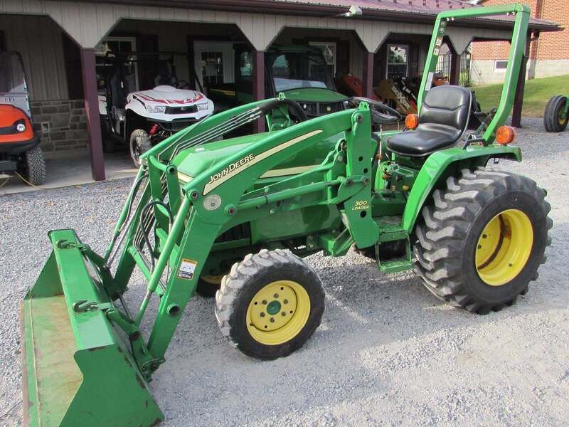 Used 2004 JOHN DEERE 790 For Sale in Chambersburg Pennsylvania