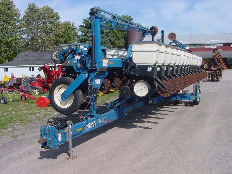 Used 2004 KINZE 3600 For Sale in Amherst Ohio