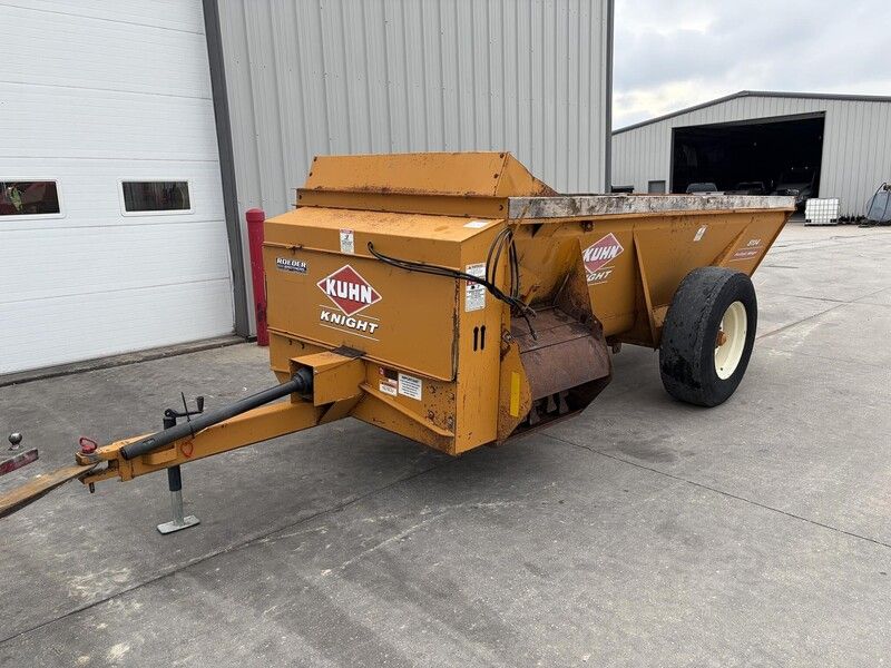Used 2004 KUHN KNIGHT 8114 For Sale in Bellevue Iowa