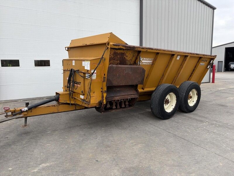 Used 2004 KUHN KNIGHT 8124 For Sale in Bellevue Iowa