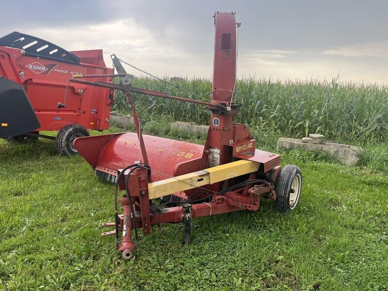 Used 2004 NEW HOLLAND 38 For Sale in Whitewater Wisconsin