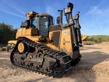 Used 2005 CATERPILLAR D9T For Sale in Houston Texas