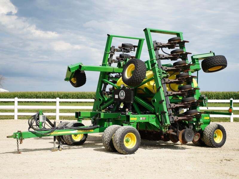 Used 2005 JOHN DEERE 1990 For Sale in Riceville Iowa