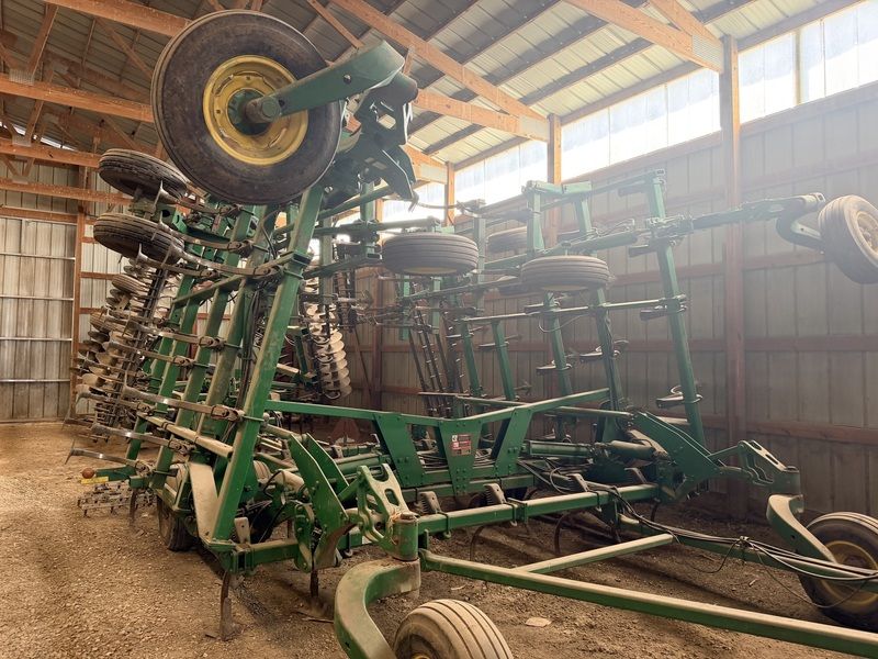 Used 2005 JOHN DEERE 2210 For Sale in Brimfield Illinois