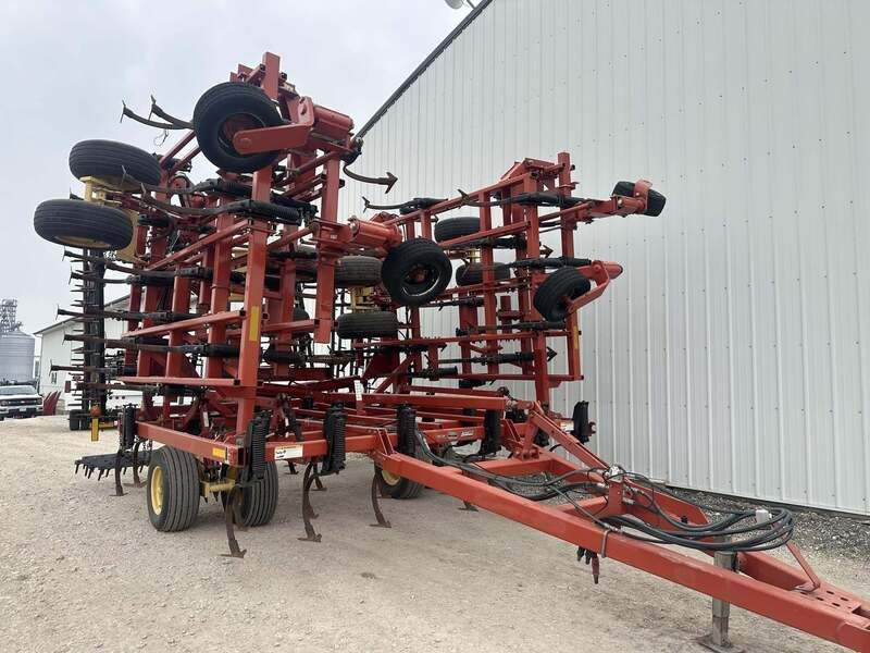 Used 2005 KRAUSE 5630 For Sale in Kewanee Illinois