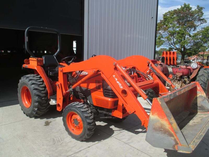 Used 2005 KUBOTA L2800D For Sale in Dryden Michigan
