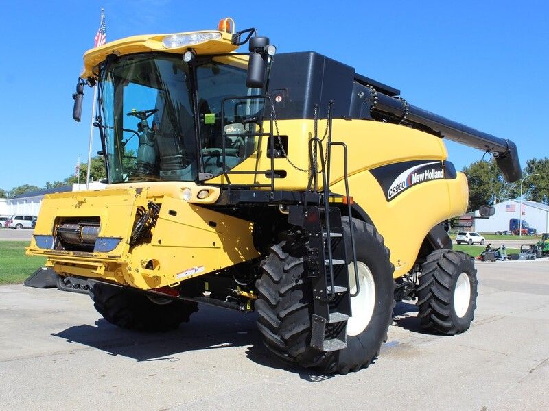 Used 2005 NEW HOLLAND CR960 For Sale in Atlantic Iowa