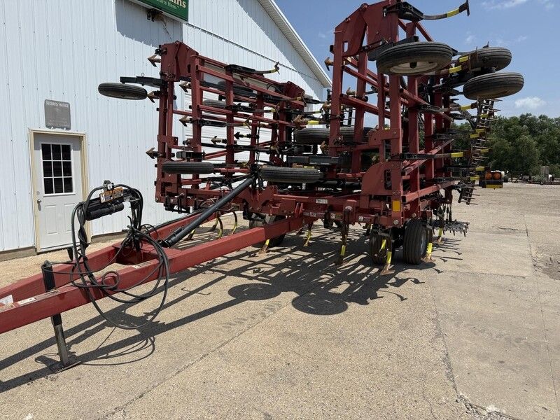 Used 2006 CASE IH TIGERMATE II For Sale in Kewanee Illinois