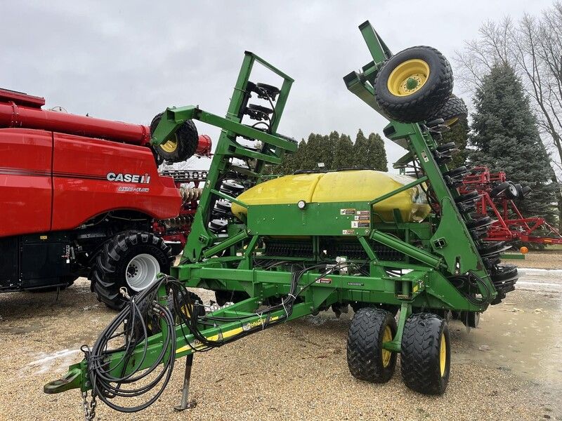 Used 2006 JOHN DEERE 1690 CCS For Sale in Arcadia Wisconsin
