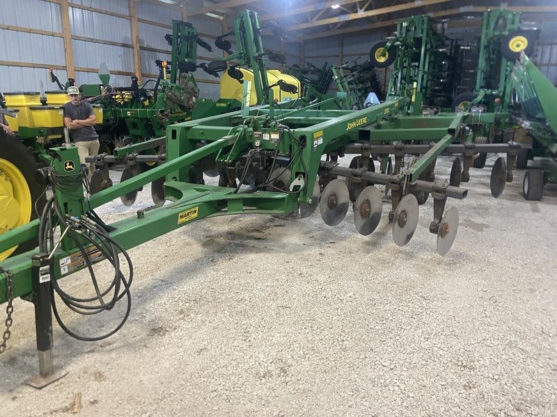 Used 2007 JOHN DEERE 2700 For Sale in Lacon Illinois