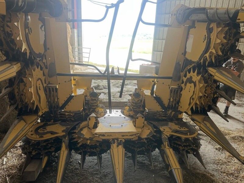 Used 2008 NEW HOLLAND 440FI For Sale in Potter Wisconsin