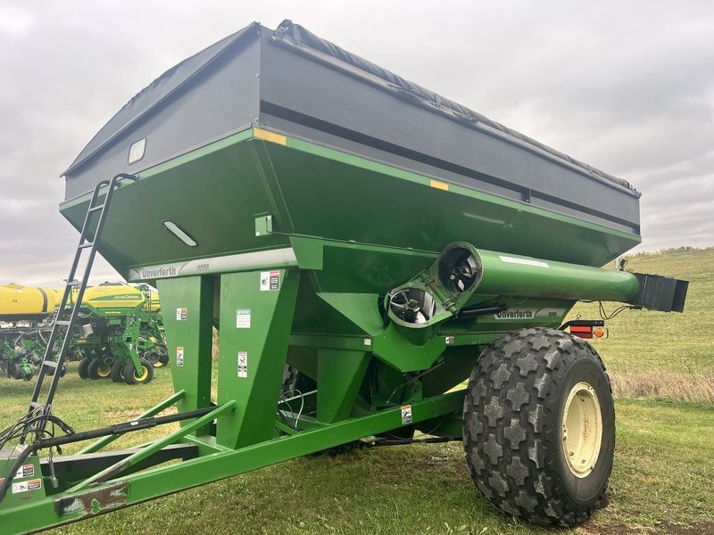 Used 2008 UNVERFERTH 9250 For Sale in Monroe Wisconsin