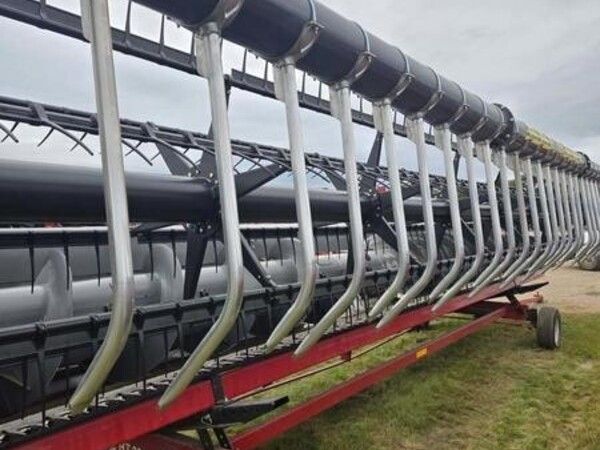 Used 2009 GLEANER 8200 For Sale in Sleepy Eye Minnesota