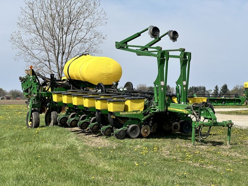 Used 2009 JOHN DEERE 1770NT For Sale in Valparaiso Indiana