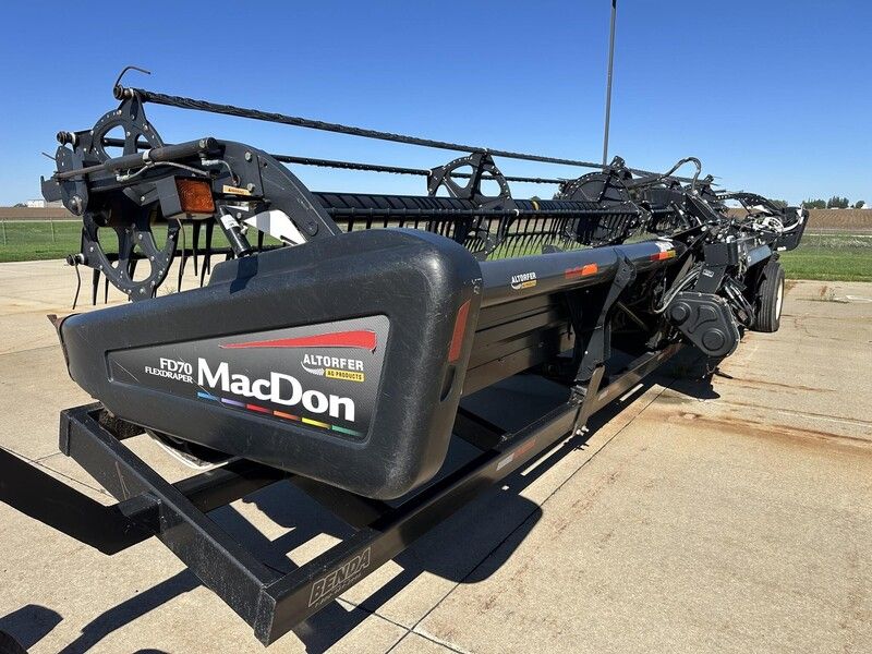 2009 MACDON FD70 For Sale