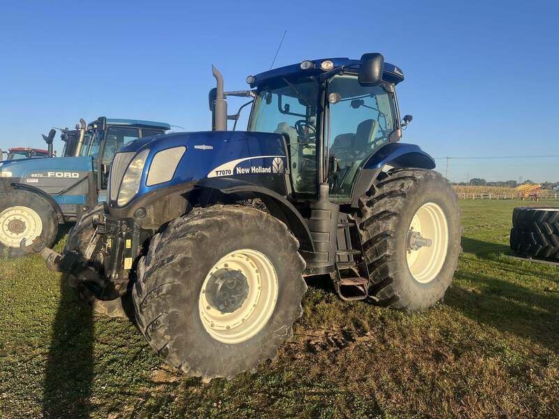 Used 2010 NEW HOLLAND T7070 For Sale in Whitewater Wisconsin