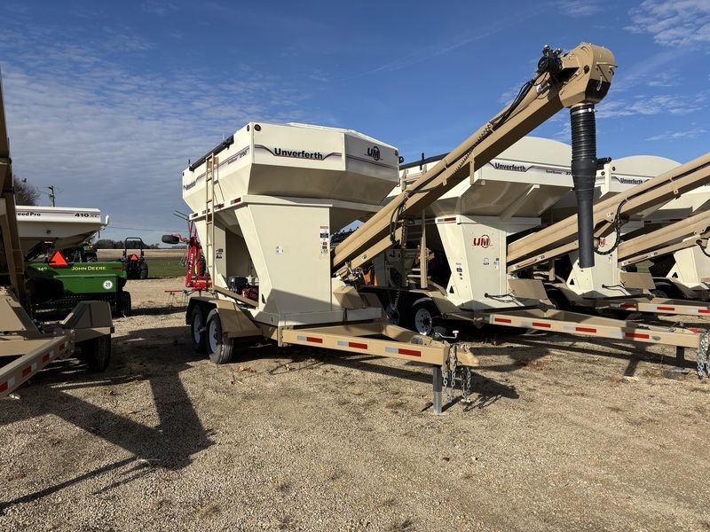 Used 2010 UNVERFERTH 2750 For Sale in Mendota Illinois