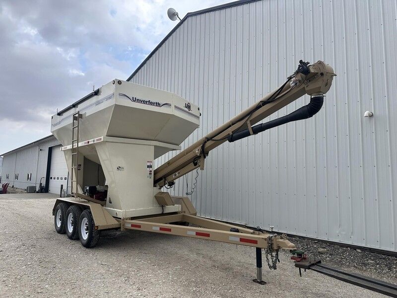 Used 2010 UNVERFERTH 3750 For Sale in Kewanee Illinois