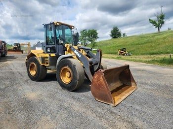 Used 2011 DEERE 344J For Sale in Roaring Spring Pennsylvania