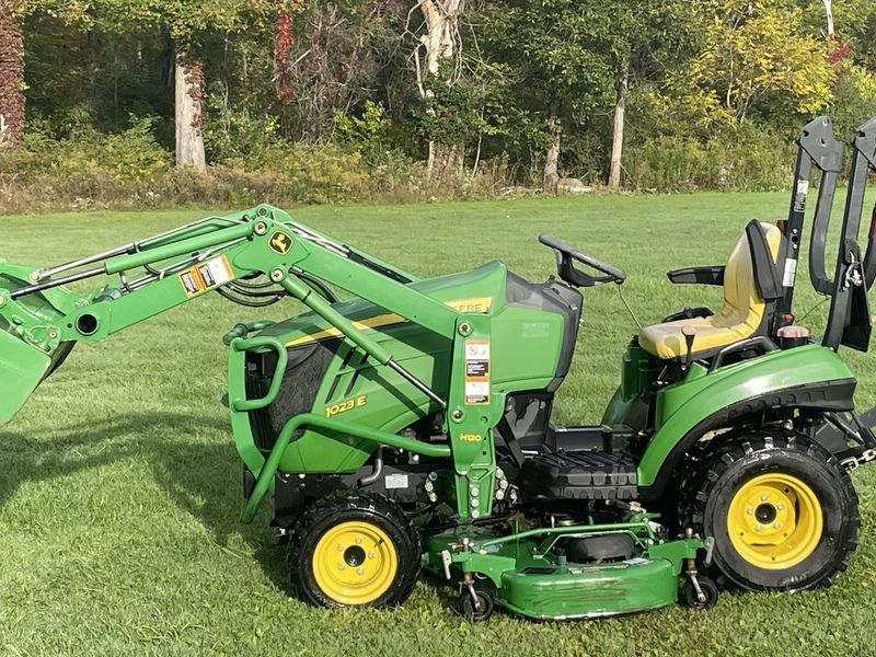 Used 2011 JOHN DEERE 1023E For Sale in Stoneboro Pennsylvania