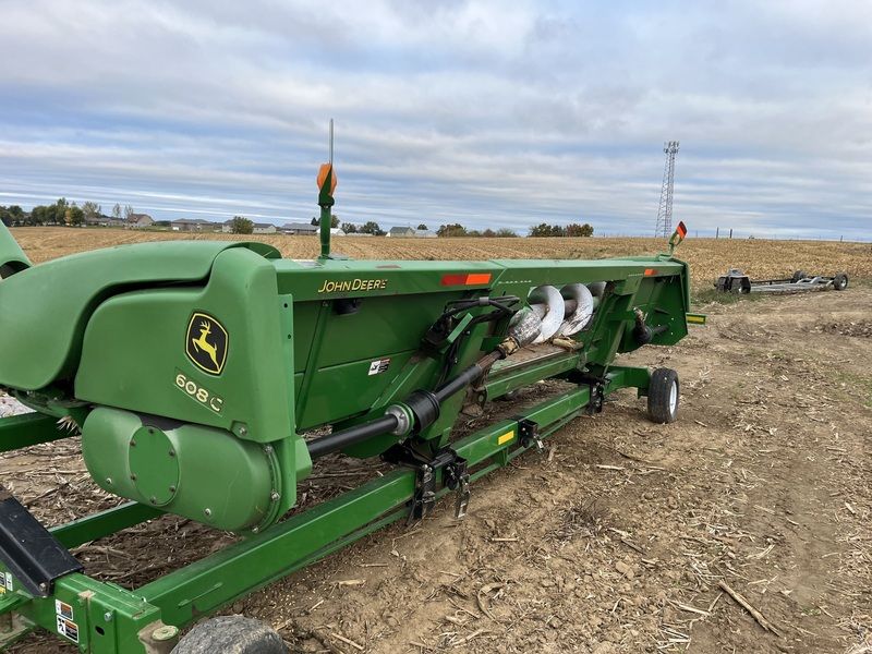 Used 2011 JOHN DEERE 608C For Sale in Freeport Illinois