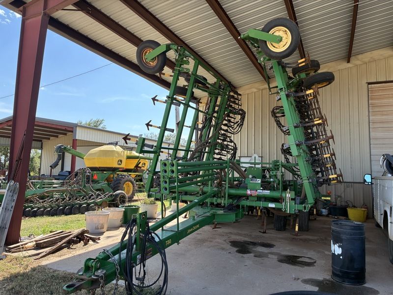 2011 JOHN DEERE 730 For Sale