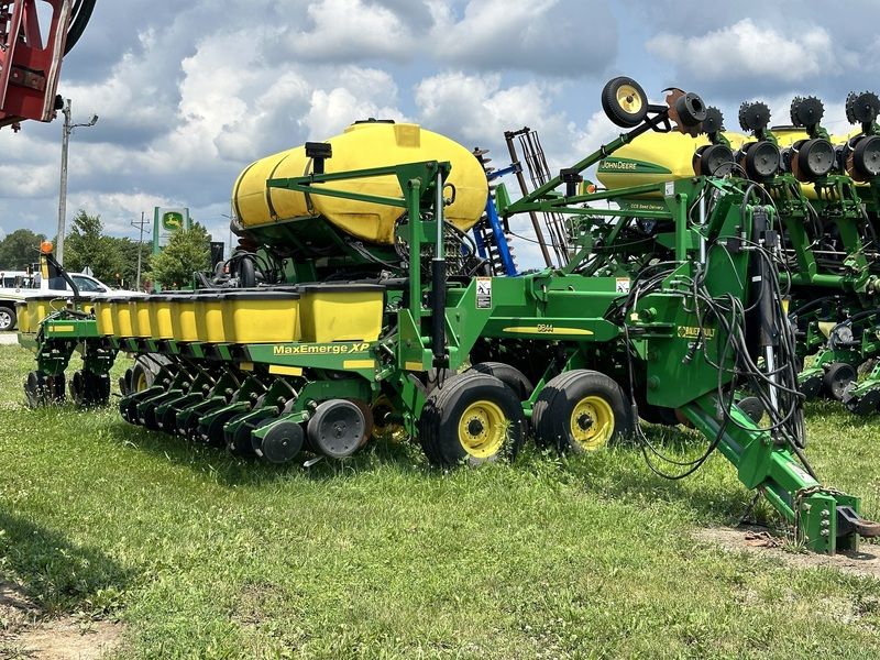 Used 2011 JOHN DEERE DB44 For Sale in Valparaiso Indiana