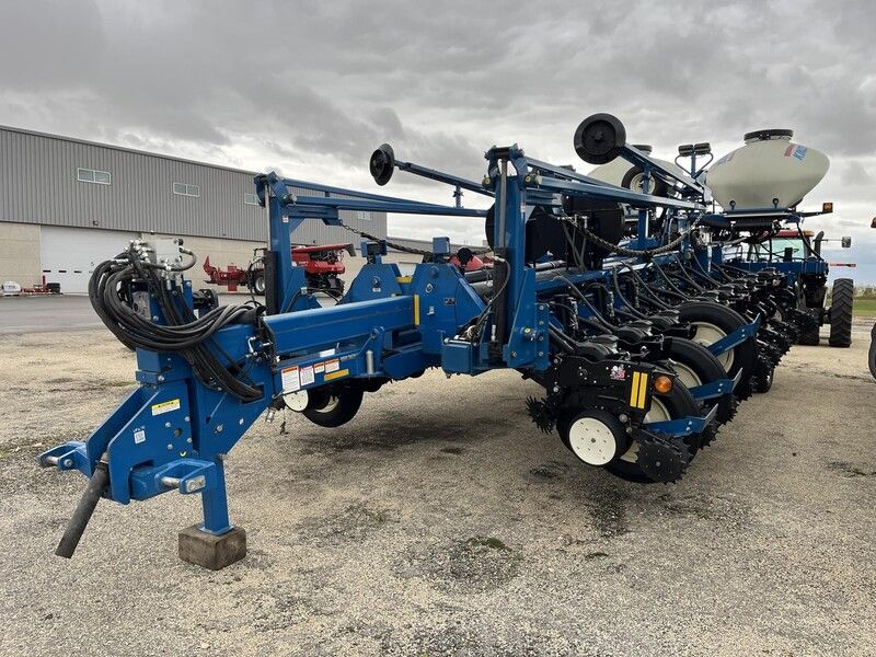 Used 2011 KINZE 3800 ASD For Sale in Rochelle Illinois