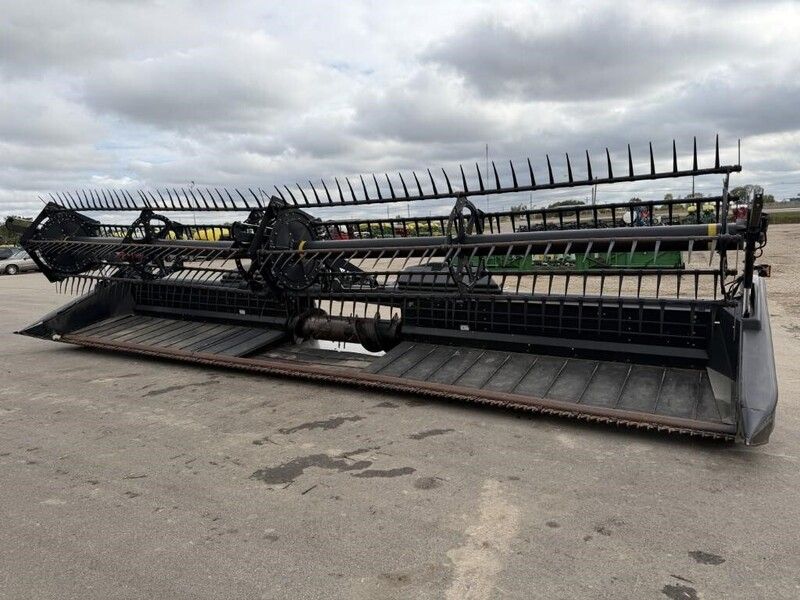 Used 2011 MACDON FD70 For Sale in Glencoe Minnesota