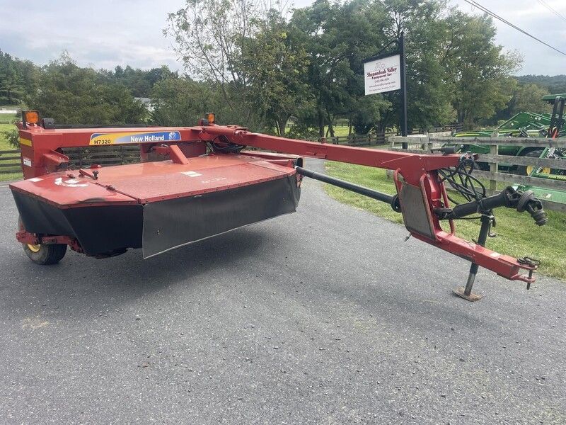 Used 2011 NEW HOLLAND H7320 For Sale in Broadway Virginia