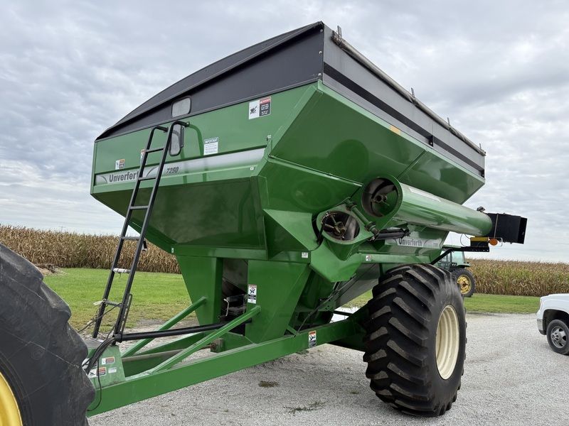 Used 2012 UNVERFERTH 7250 For Sale in Pontiac Illinois