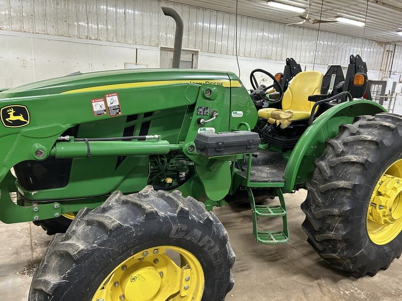 Used 2013 JOHN DEERE 5100E For Sale in Valparaiso Indiana